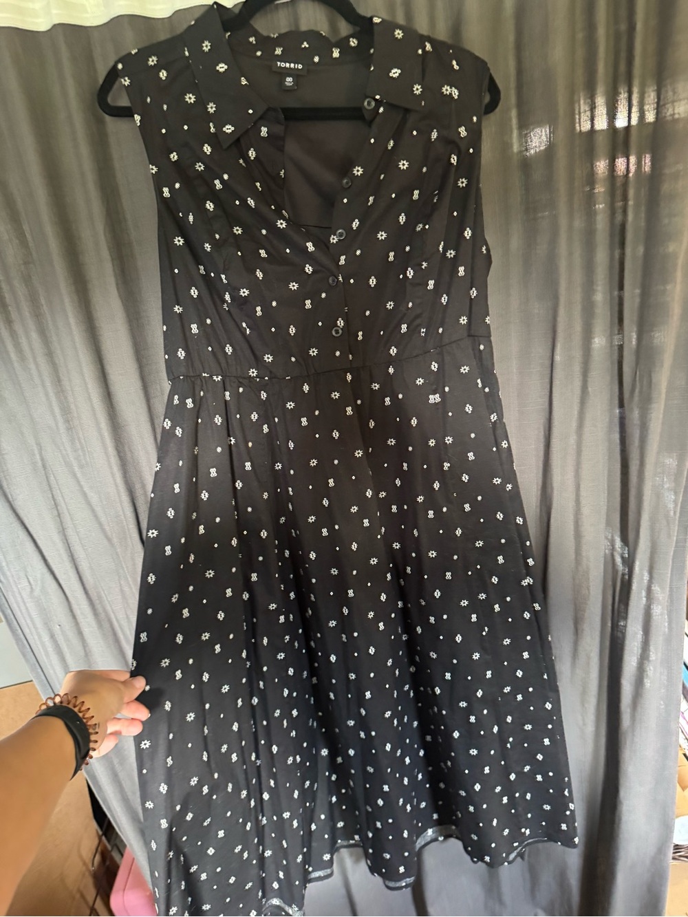 torrid Black Sleeveless Midi Dress with White Daisy Print